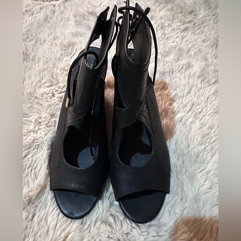 TG Wedge Shoes